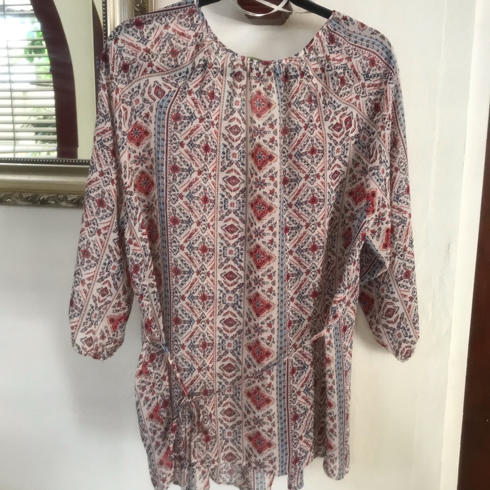 Forever 21 Red, blue and white pattern blouse